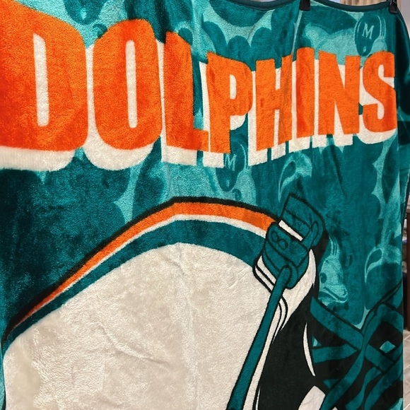 Miami Dolphins NFL fleece throw blanket - Picture 3 of 10